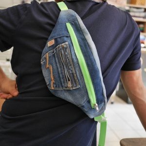 Sac Banane fluo et jean