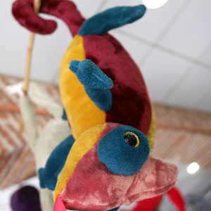Peluche Caméléon  bordeaux